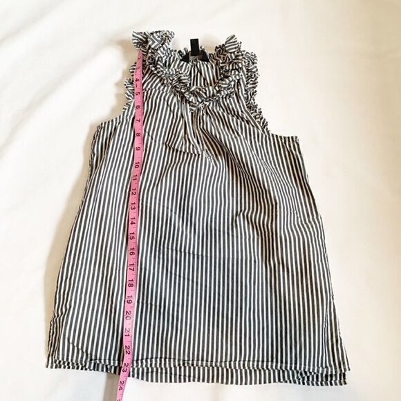 5/$25 J. Crew striped ruffle structured sleeveless top‎ blouse - Size 00 - Picture 7 of 7